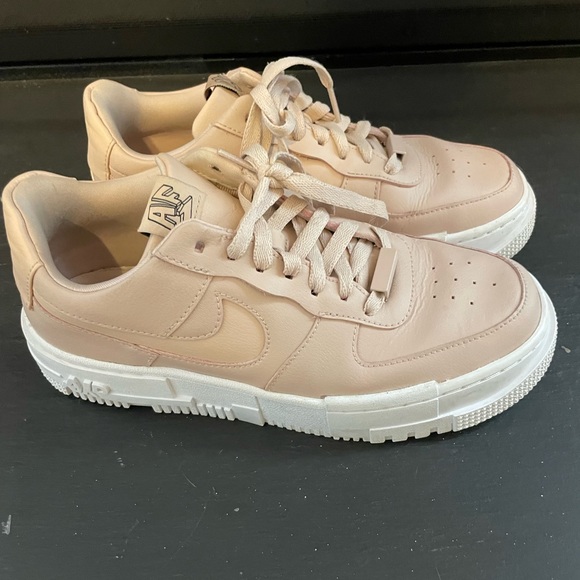 NIKE Air Force 1 “Pixel” in blush pink - Picture 10 of 12